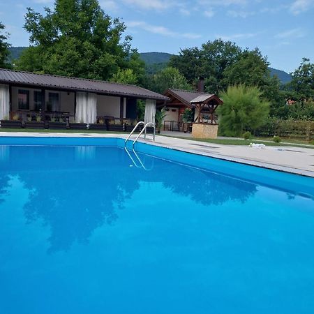Motel Maks Kiseljak エクステリア 写真