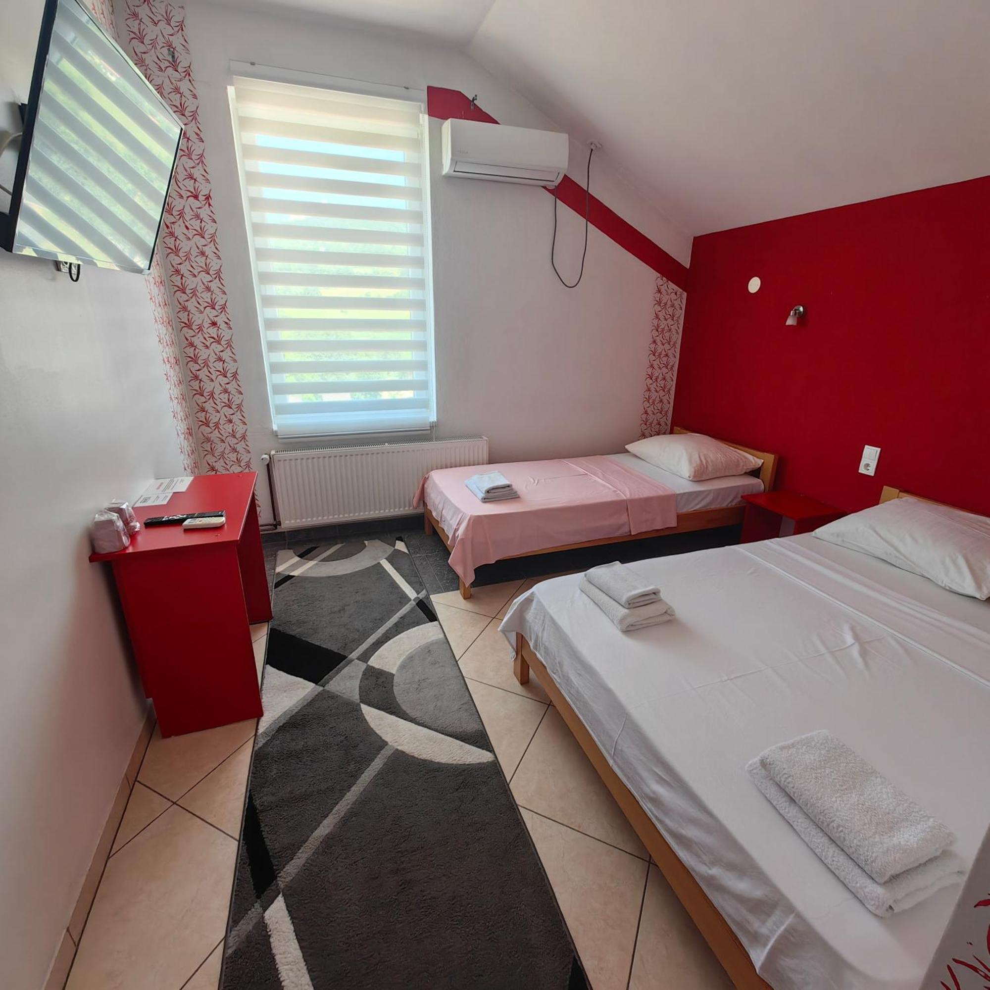Motel Maks Kiseljak エクステリア 写真