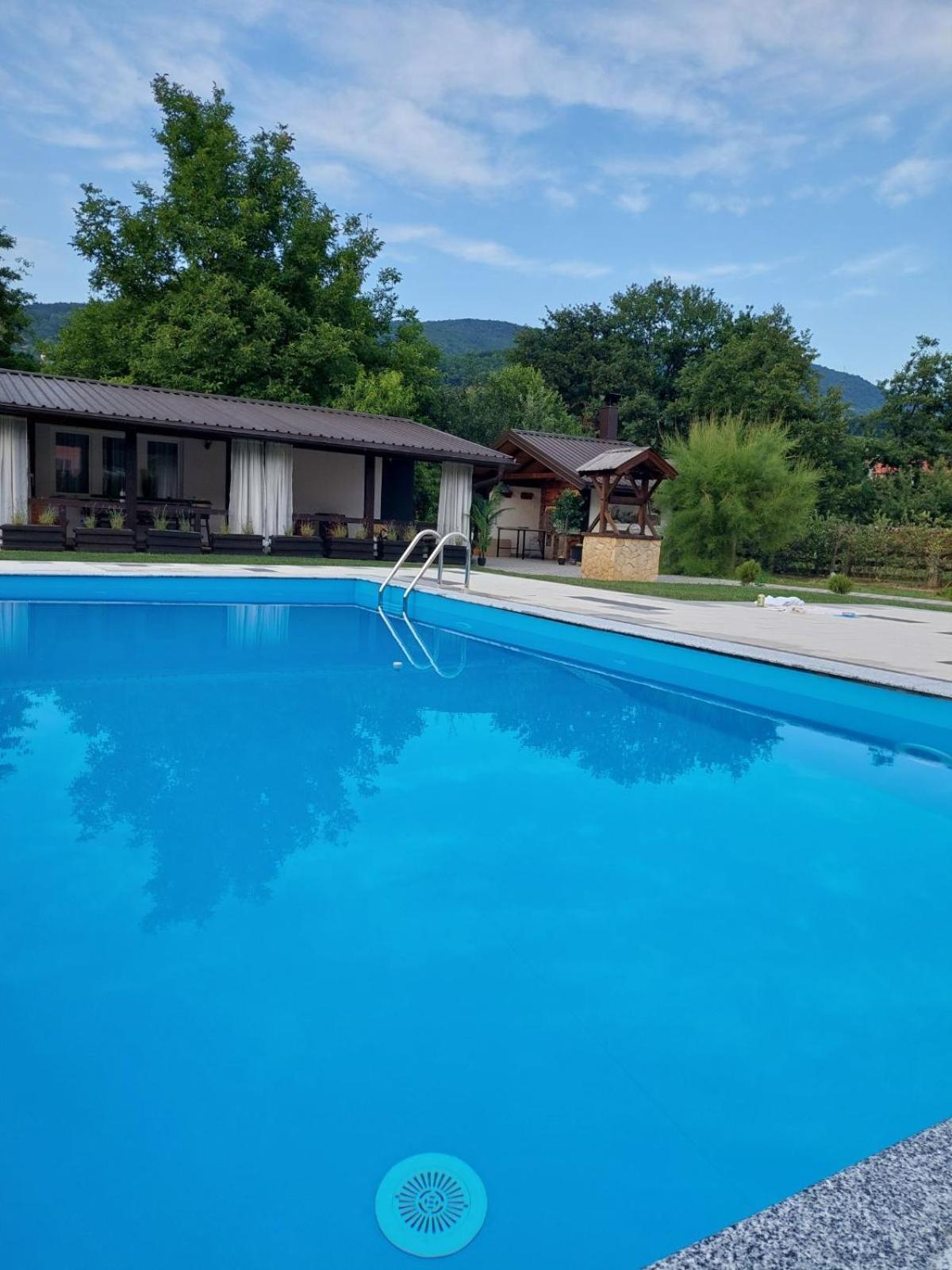 Motel Maks Kiseljak エクステリア 写真