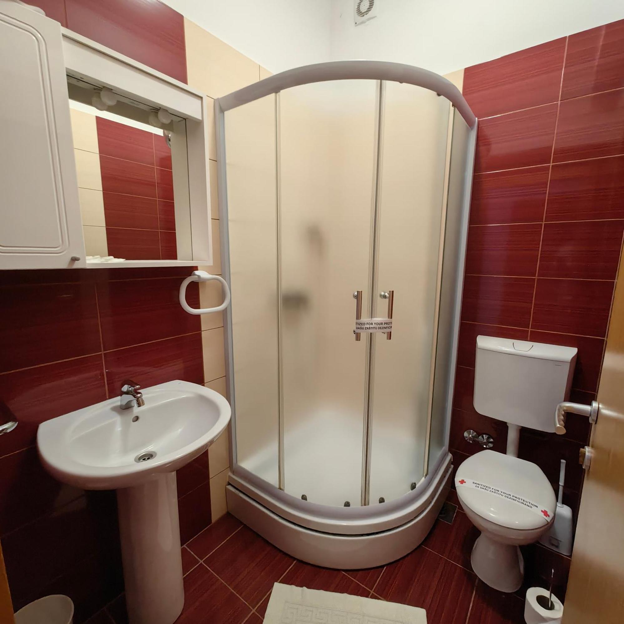 Motel Maks Kiseljak エクステリア 写真