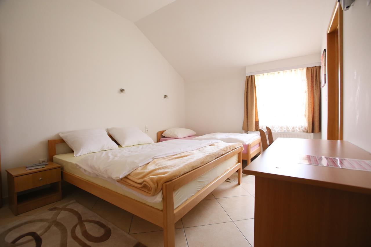 Motel Maks Kiseljak エクステリア 写真